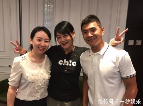 国家一级演员何静近照,19岁成名上春晚,两次离