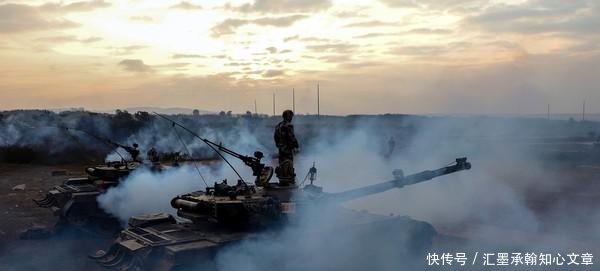 解放军山地攻防作战演练 15式轻型坦克群编织