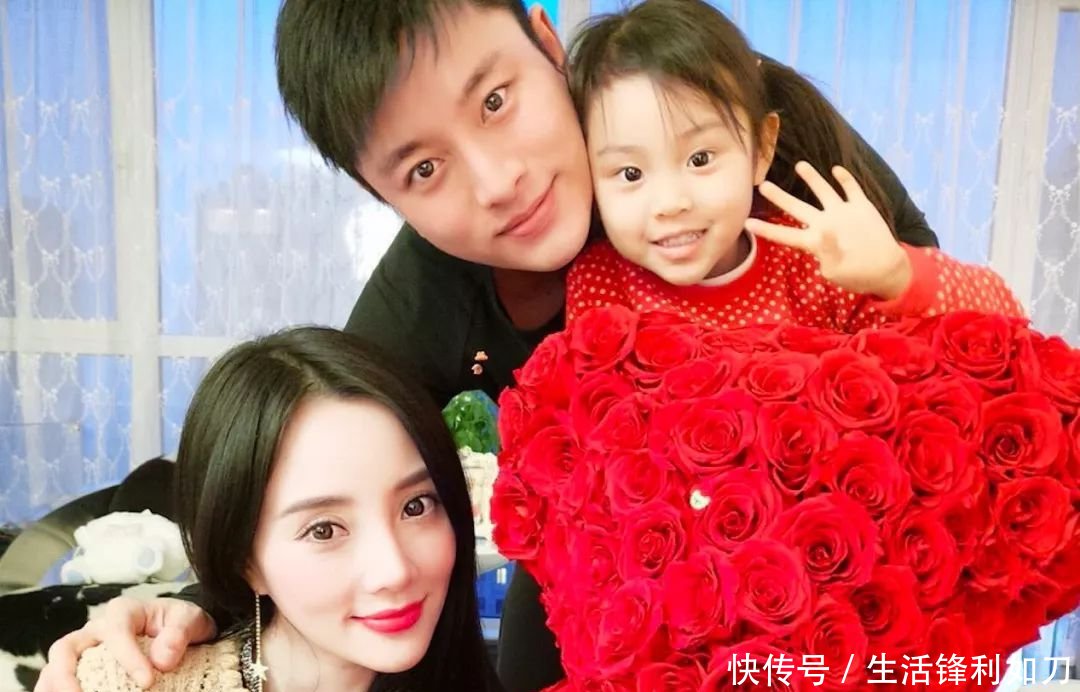 否认与贾乃亮离婚?李小璐官方粉丝团发声:以假