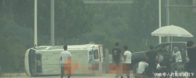 古力娜扎分手后竟然搭上陈伟霆, 身穿职业装装