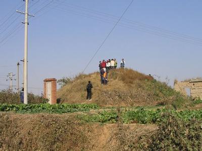 山东某处山村荒坟埋葬着位盖世英雄的头颅,其