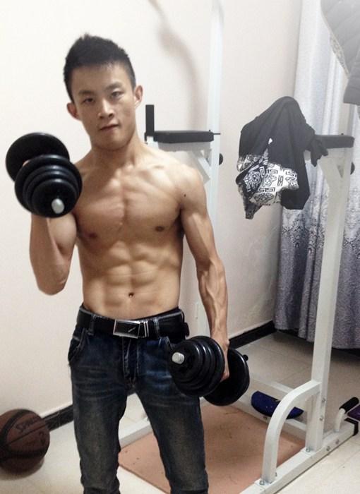 健身3个月对比图,体重增长14斤,每个瘦子都不