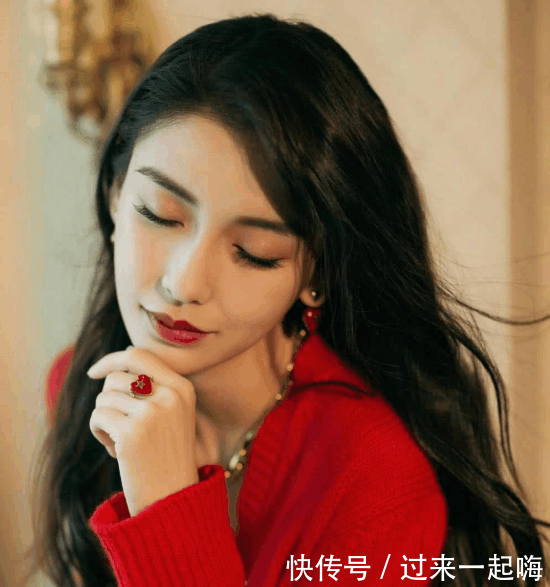 杨颖打败赵丽颖和刘亦菲成为迪奥的最终代言人