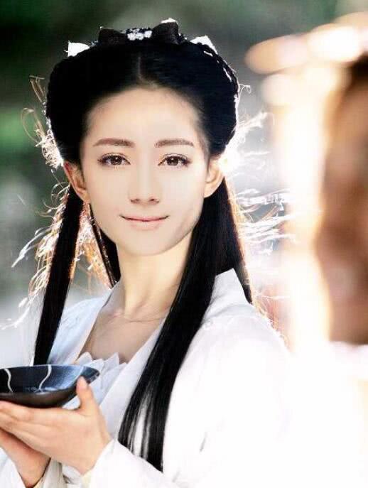 同是 小龙女装 赵丽颖惊为天人,迪丽热巴让人不