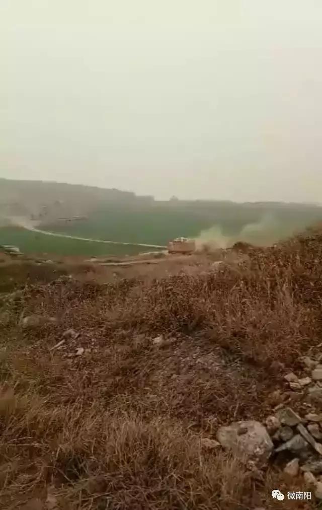 邓州市彭桥镇私挖滥采成风当地主管部门无人问津