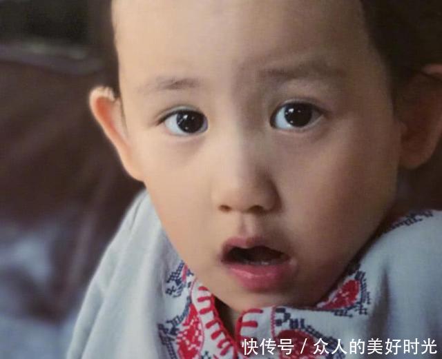 妹妹人儿越来越像爸爸黄磊了