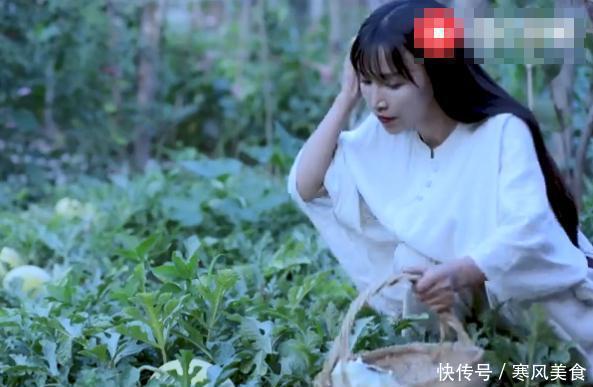 李子柒参加美食节目,仙女人设崩塌,这一道菜,曝