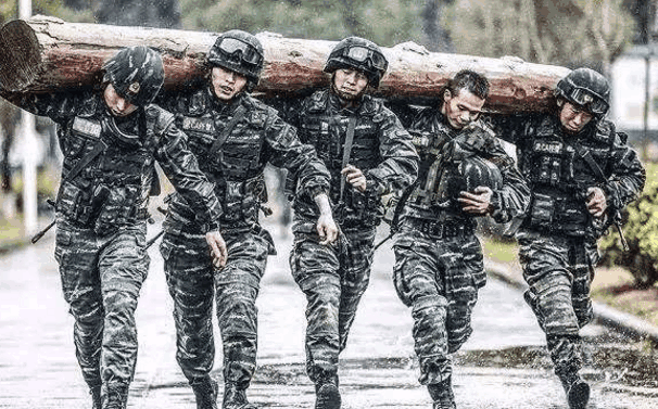 中国火速召回大批 退伍军人 , 此举透露一个信号