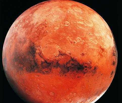 夜空中南边明亮的红星是啥?它是地球的邻居,红