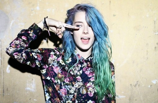 听说你的蜜粉选错了,补妆补到手抖?