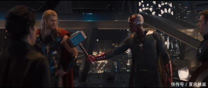 除了雷神只有美队能拿起锤子么?还有一个人,只