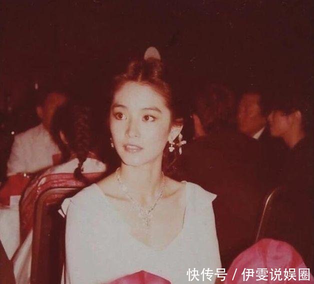 女明星年轻时的旧照,陈红和张柏芝撞脸,蔡少芬