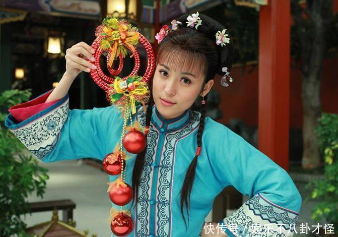 她是还珠中的柳红,和林更新是好朋友,连冯小刚