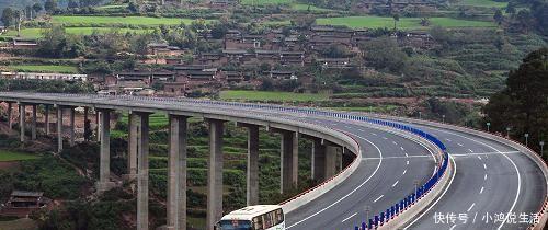 今天高速收费吗