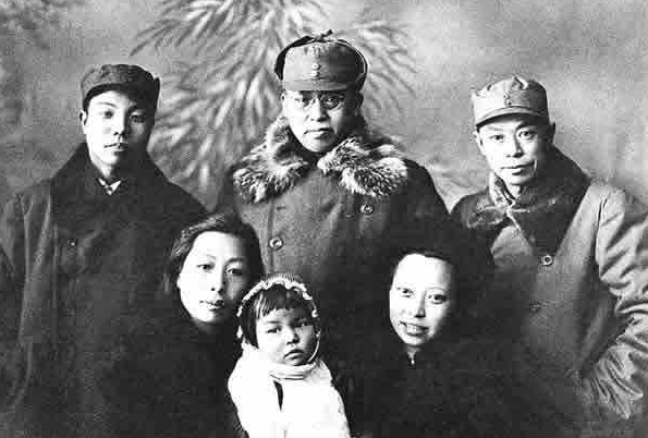 55年授衔时他是最年轻的上将,林彪江青眼中的“阎王”,毛主席眼