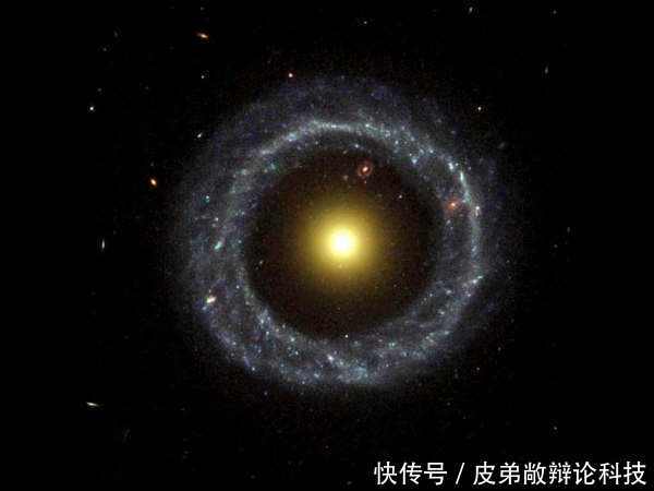 创世纪时期古老星系,它的发出光遨游宇宙长达133亿年才到达地球!!