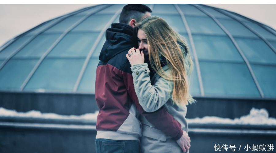 洞房花烛夜,婆婆私吞陪嫁还想要回八万彩礼,我