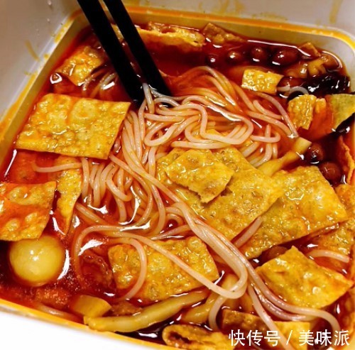 春运回家,在火车上遇到最让你难受的食物是什么,第三种让我抓狂