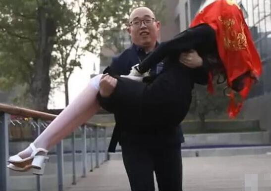 硕士用科技制作老婆!结婚!
