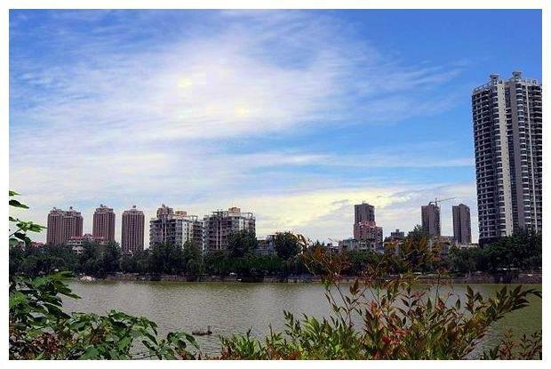 这两个城市一旦合并进成都, 那四川就有超一线城市了