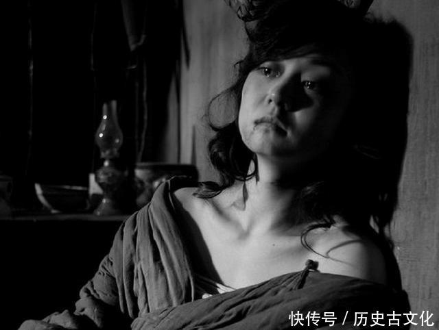 这位美女被日本人抓走,受尽蹂躏 之后:不是不想死而是不敢死啊