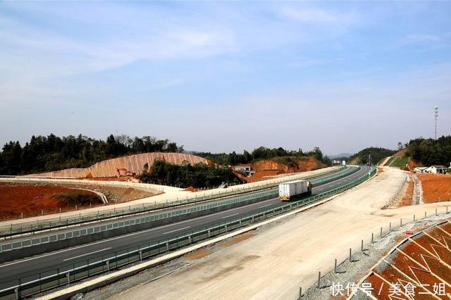 湖南“死而复生”的高速公路,停工4年,18年春节前夕可望通车