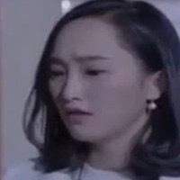 求一部网络电影 一个穿着白色大衣黑色皮裤白