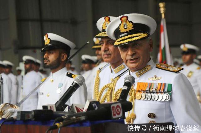 刚进港就出事,印度唯一航母突然起火,少校组织