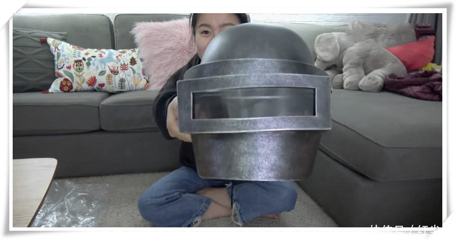 玩家想要吃鸡,男友送其三级头,女生:我也取给女孩精沉迷视频图片