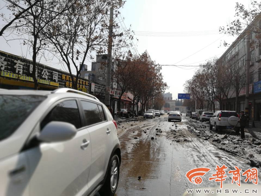 车碾人踩太阳晒靠天除雪遭质疑 铜川城管局向市民道歉