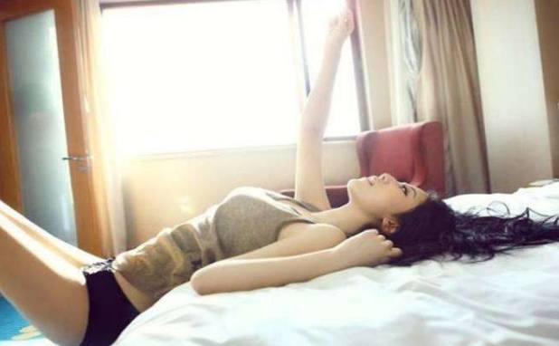 已婚男子跟20岁少女同居,事后立马报警,少女:床上他没有拒绝我