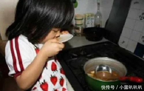 4岁女儿经常呕吐不止,妈妈带去医院检查,医生大骂“无知”!