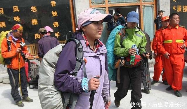 四女孩自驾稻城亚丁,归途坠江,已致2人死亡