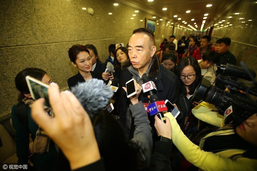 前锋:“特色中国”“明星议政” 前锋:“特色中国”“明星议政”