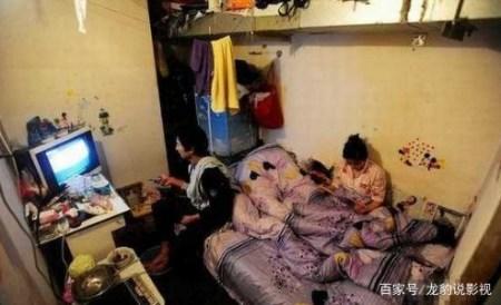 女大学生打工租房,深夜频频叫房东进房,退房后