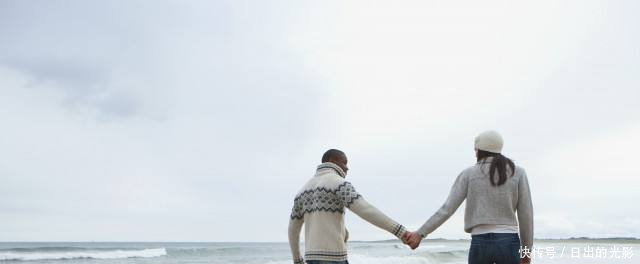 怎么聊天逗女孩子开心 教你轻松赢得她的芳心