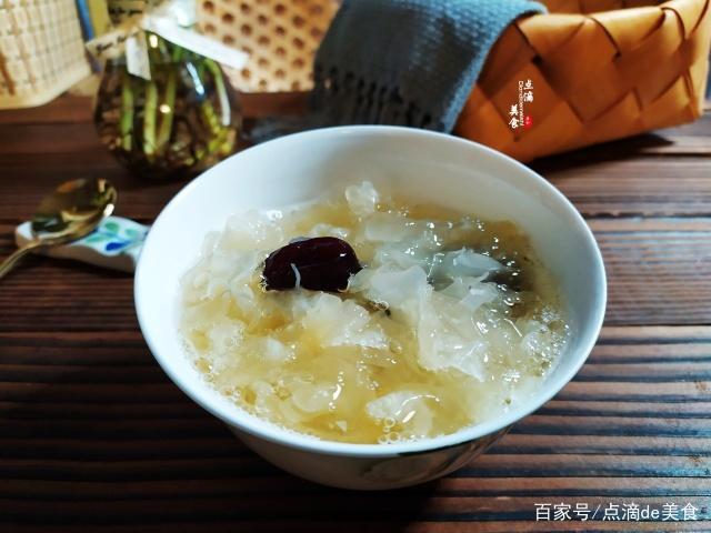 银耳怎么做才能好吃又简单 t019b970dd038f2bb09.jpg