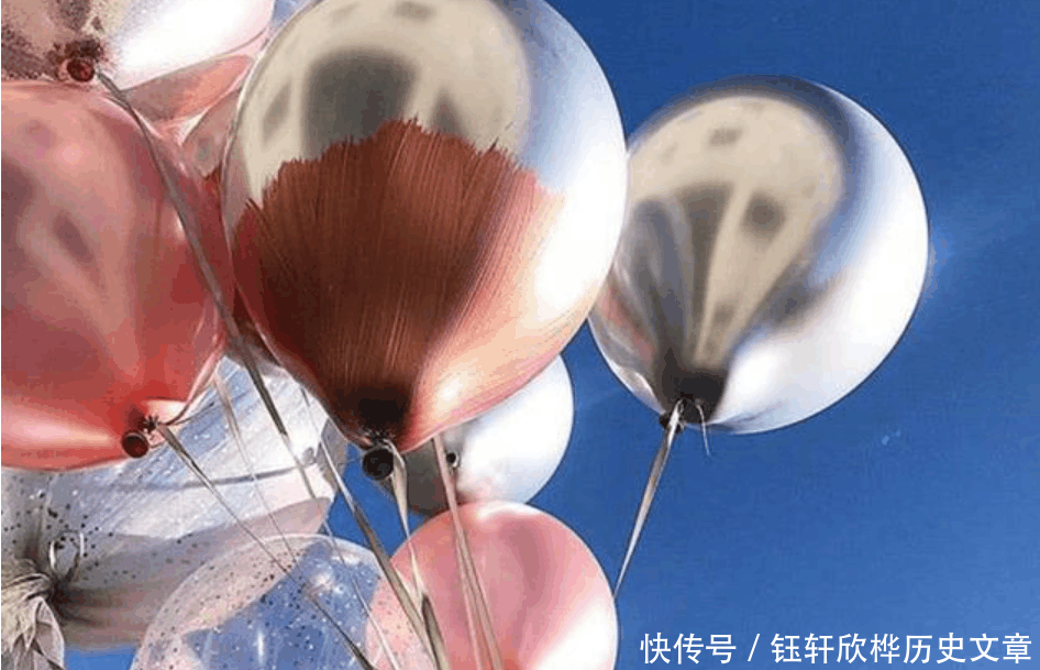 天蝎座两边是什么座