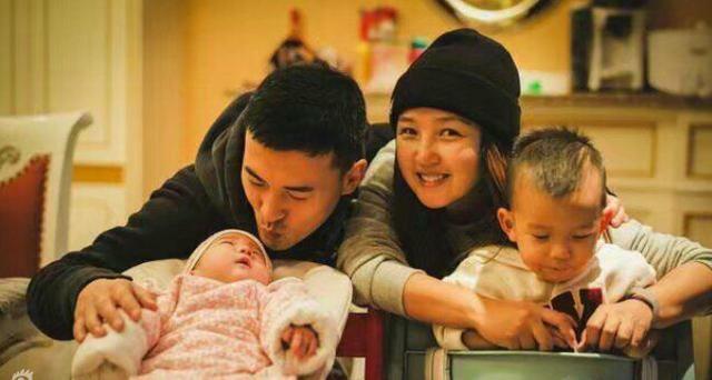 张靓颖何洁都结婚了,为何李宇春周笔畅从无绯闻