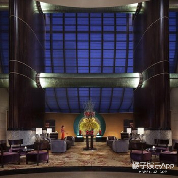 张馨予婚礼1.4万一桌，徐子淇妆发50万，明星婚礼太壕了