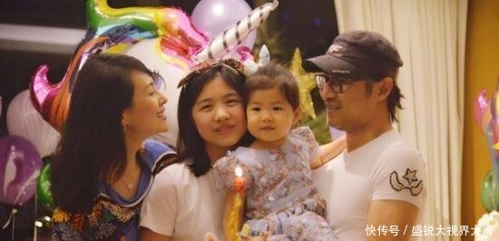 章子怡怀二胎与汪峰牵手出行,衣服紧绷惹人注