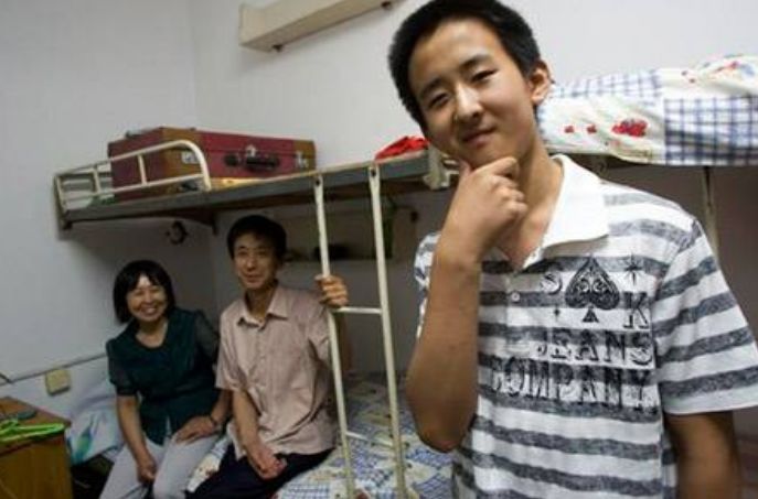 他10岁高考,曾威胁父母:不在北京买房不考博士