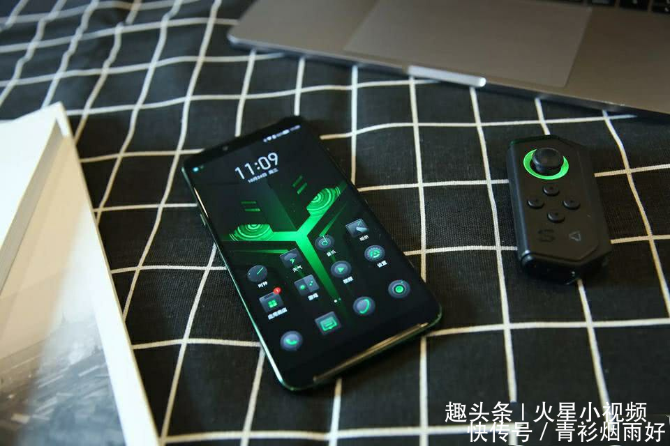 iphone8plus对比黑鲨helo,谁才是吃鸡王者