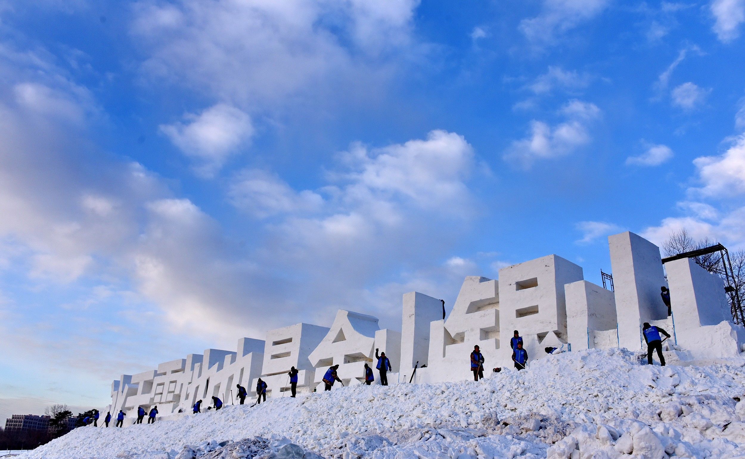 投资3000万元 用雪10万立方米 长春雕塑公园冰