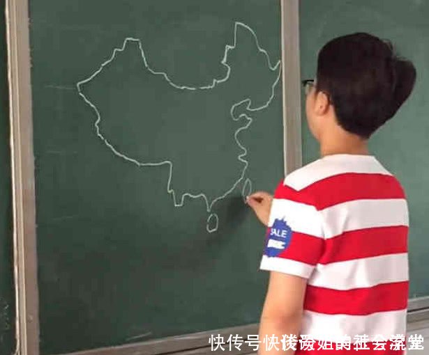 地理课美术生画中国地图,画完那刻老师怒了:剩