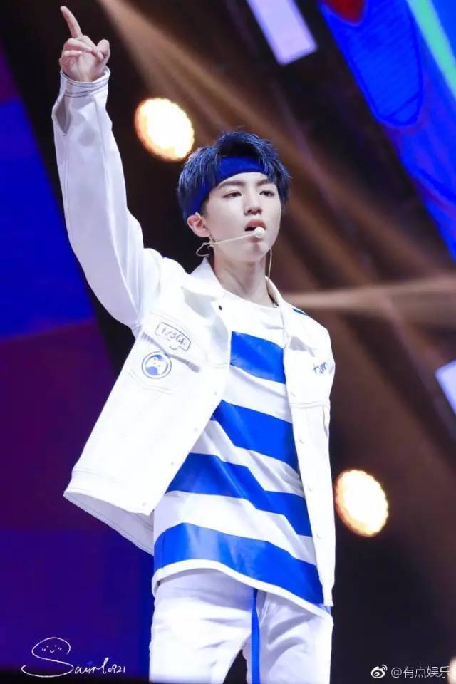 TFboys刚开四周年演唱会要解散?王俊凯崩溃大