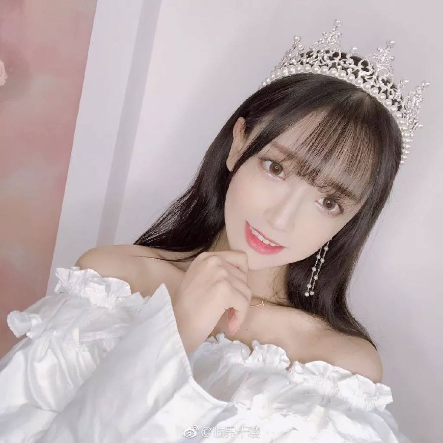 抖音女神:十六、莉哥,还有这位地下车库女孩,你