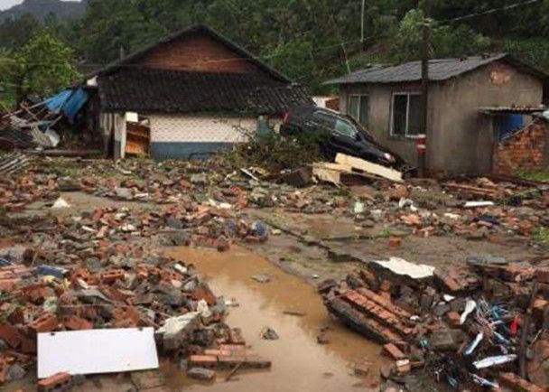 特大暴雨！四川乐山持续暴雨，9万多人受灾，酿3死3失踪！