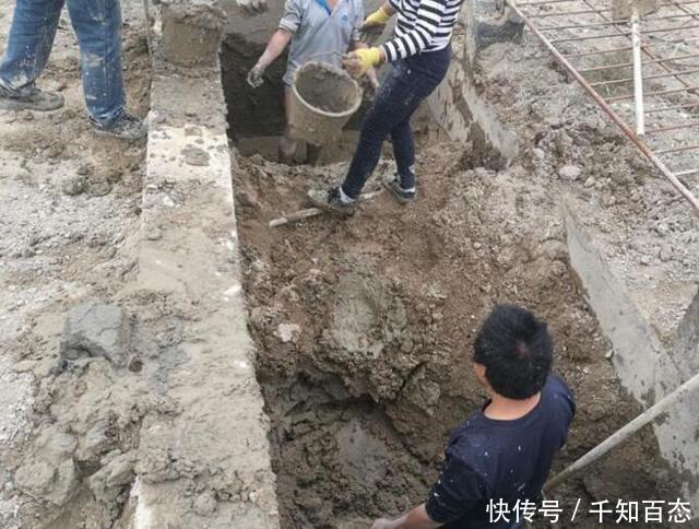 农村小伙子,在工地干苦力1个月,工头发钱却不