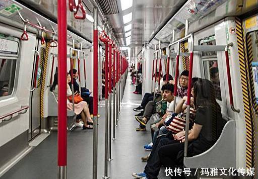 香港人为何喜欢在夏天穿长袖,不怕热吗?网友: